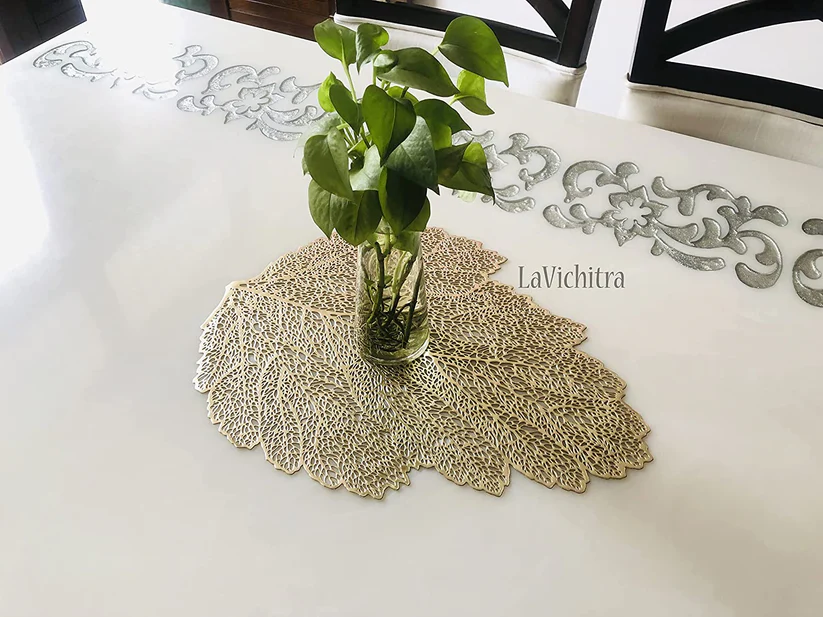 Gold Metallic Set of 6 Vinyl Hollow Placemats - Image 4