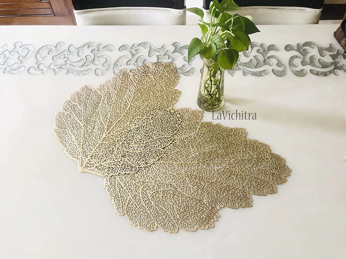 Gold Metallic Set of 6 Vinyl Hollow Placemats - Image 2