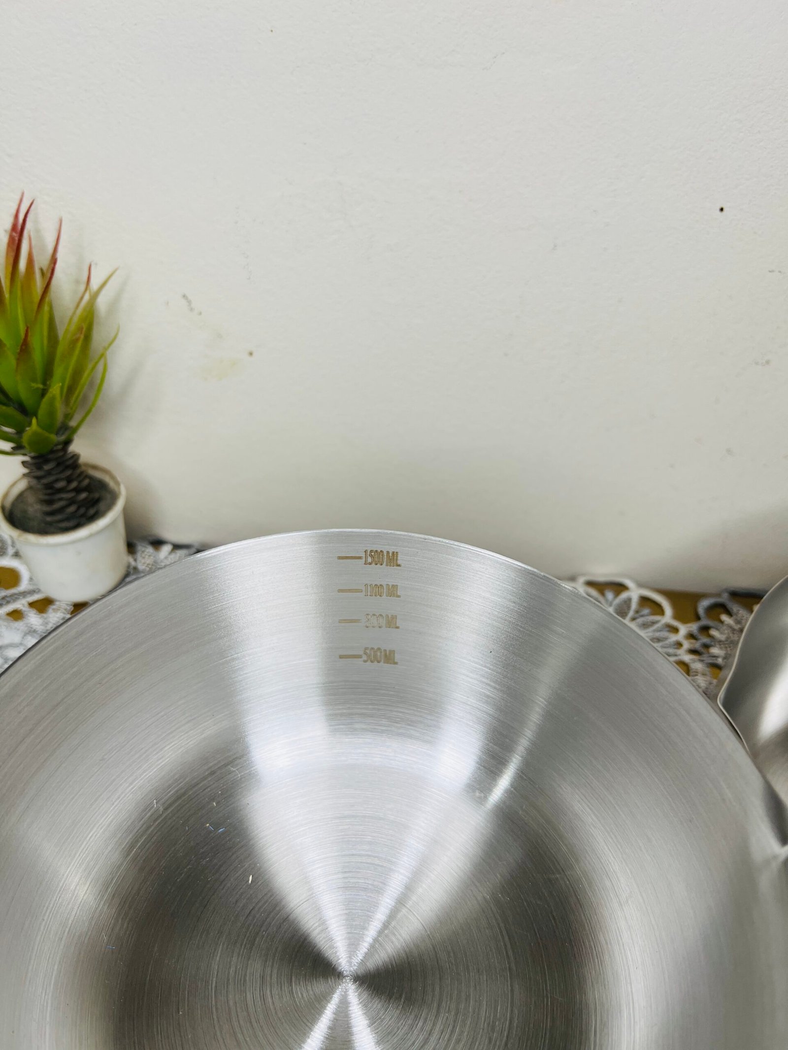1500 ML Premium Stainless Steel Milk Pan with Wooden Handle - Image 2