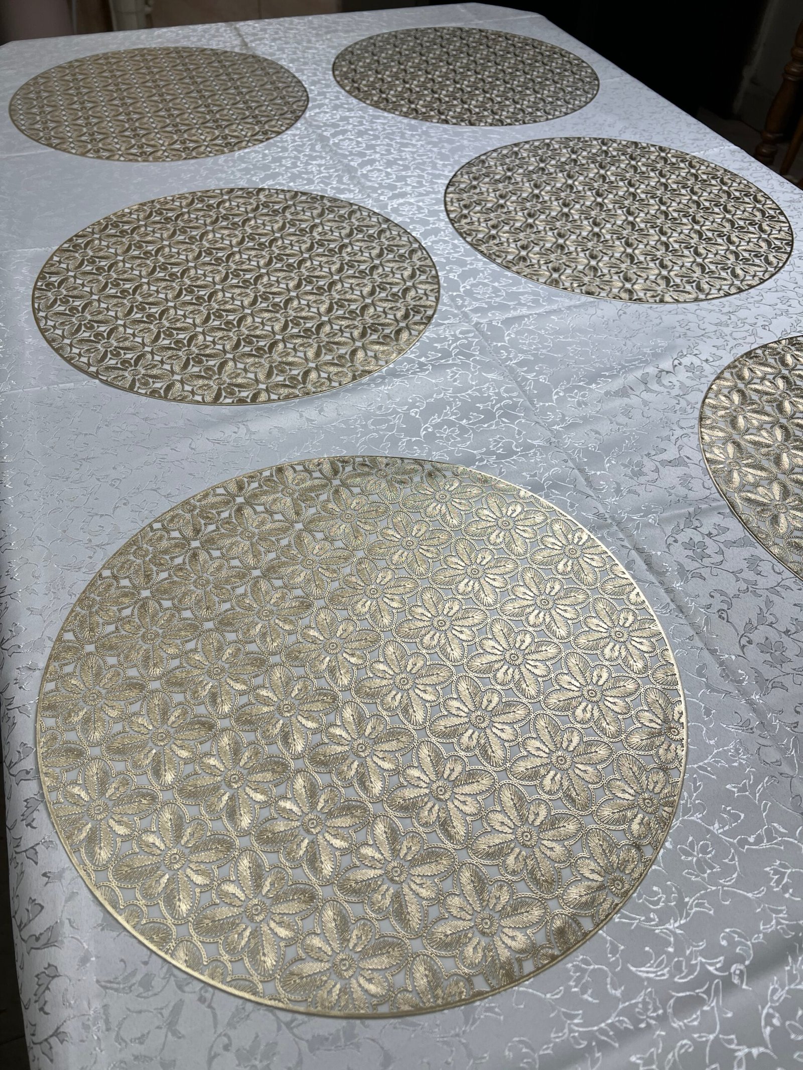 Premium PVC Placemat Set – 6 Piece Round Flower - Image 2