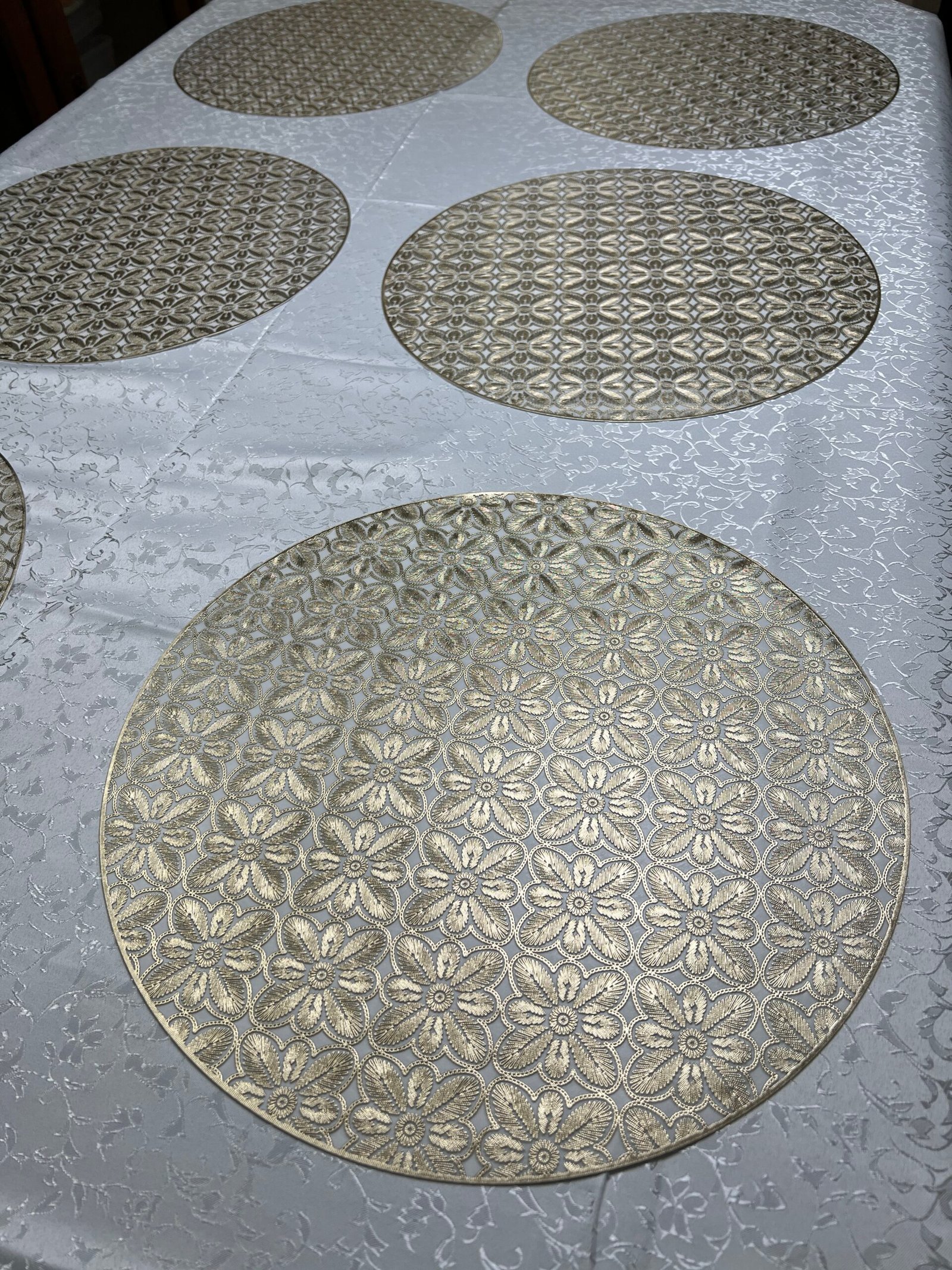 Premium PVC Placemat Set – 6 Piece Round Flower - Image 3